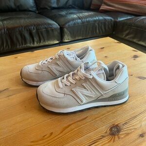 Women’s New Balance 574s